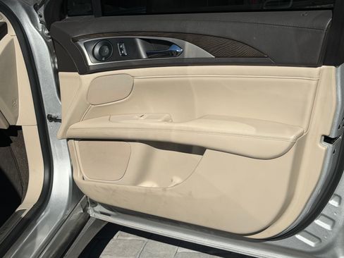 Used 2019 Lincoln MKZ Reserve w/ Reserve Plus Package image 4