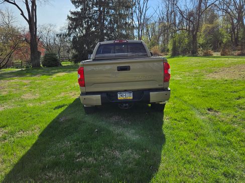 Used 2018 Toyota Tundra Limited image 2