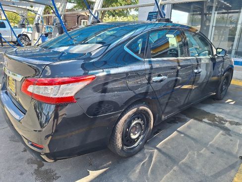 Used 2015 Nissan Sentra S image 8