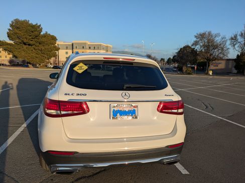 Used 2019 Mercedes-Benz GLC 300 4MATIC image 9