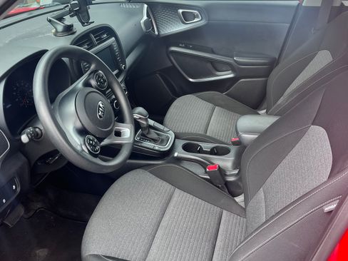 Used 2021 Kia Soul S FWD image 4