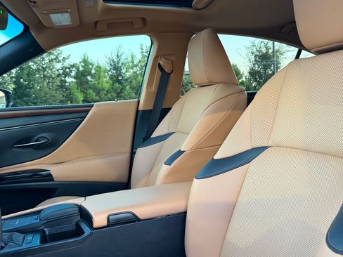 Used 2022 Lexus ES 350 w/ Premium Package FWD image 23
