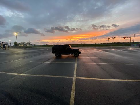 Used 2015 Jeep Wrangler Unlimited Rubicon image 12