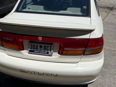 Used 2002 Saturn L-Series L200 w/ Audio Pkg 2 FWD image 4