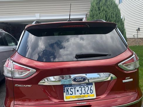 Used 2016 Ford Escape SE w/ Equipment Group 201A FWD image 8
