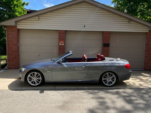 Used 2011 BMW 328i Convertible RWD image 1