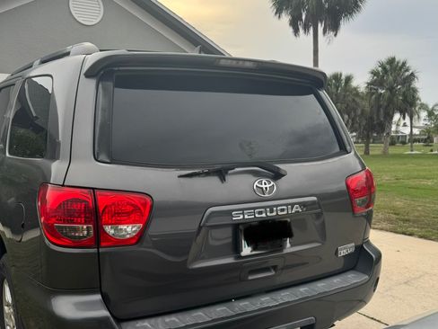 Used 2013 Toyota Sequoia SR5 RWD image 5