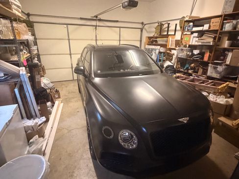 Used 2019 Bentley Bentayga image 9