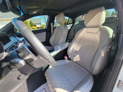 Used 2023 Genesis G70 3.3T w/ Sport Prestige Package image 5