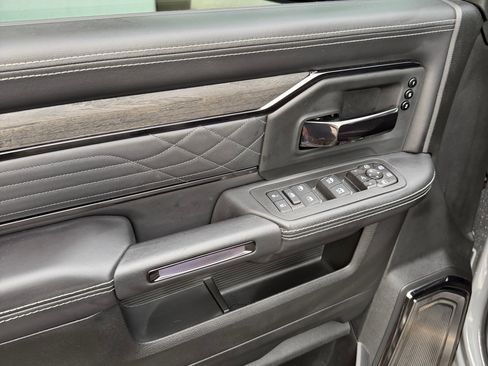 Used 2026 RAM 2500 Limited AWD/4WD image 11