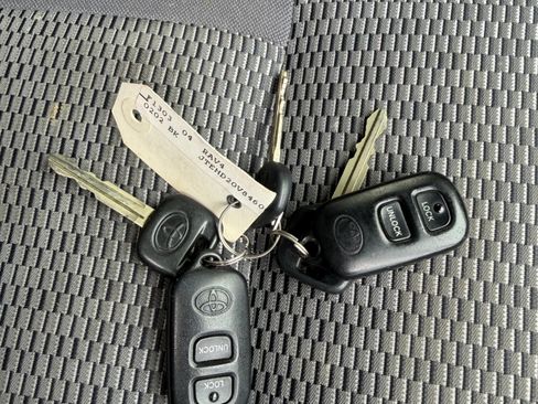 Used 2004 Toyota RAV4 4WD w/ "L" Pkg image 26