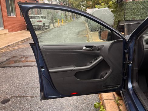 Used 2015 Volkswagen Jetta S FWD image 12