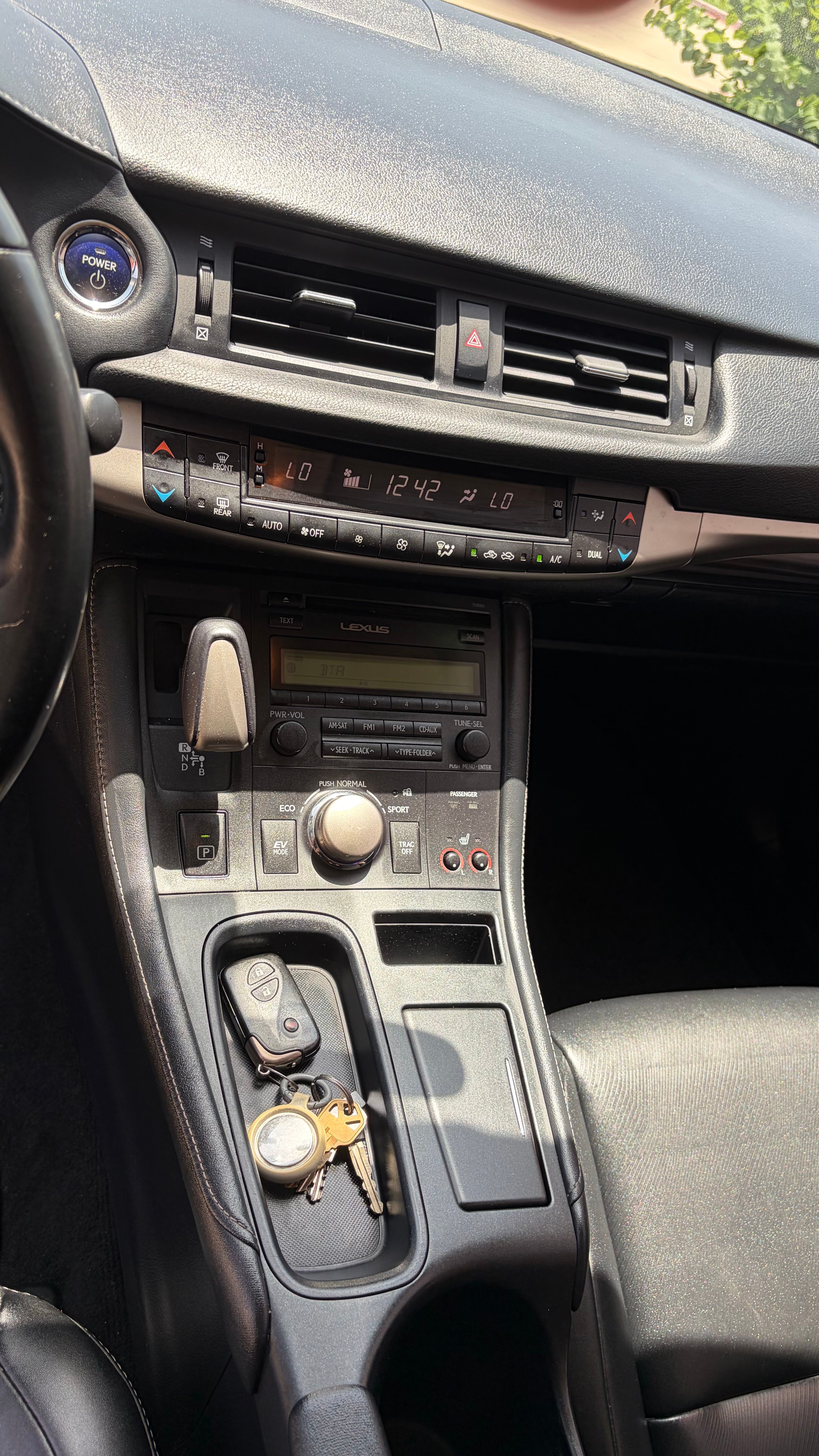 Used 2014 Lexus CT 200h w/ Seat Comfort Package FWD image 21
