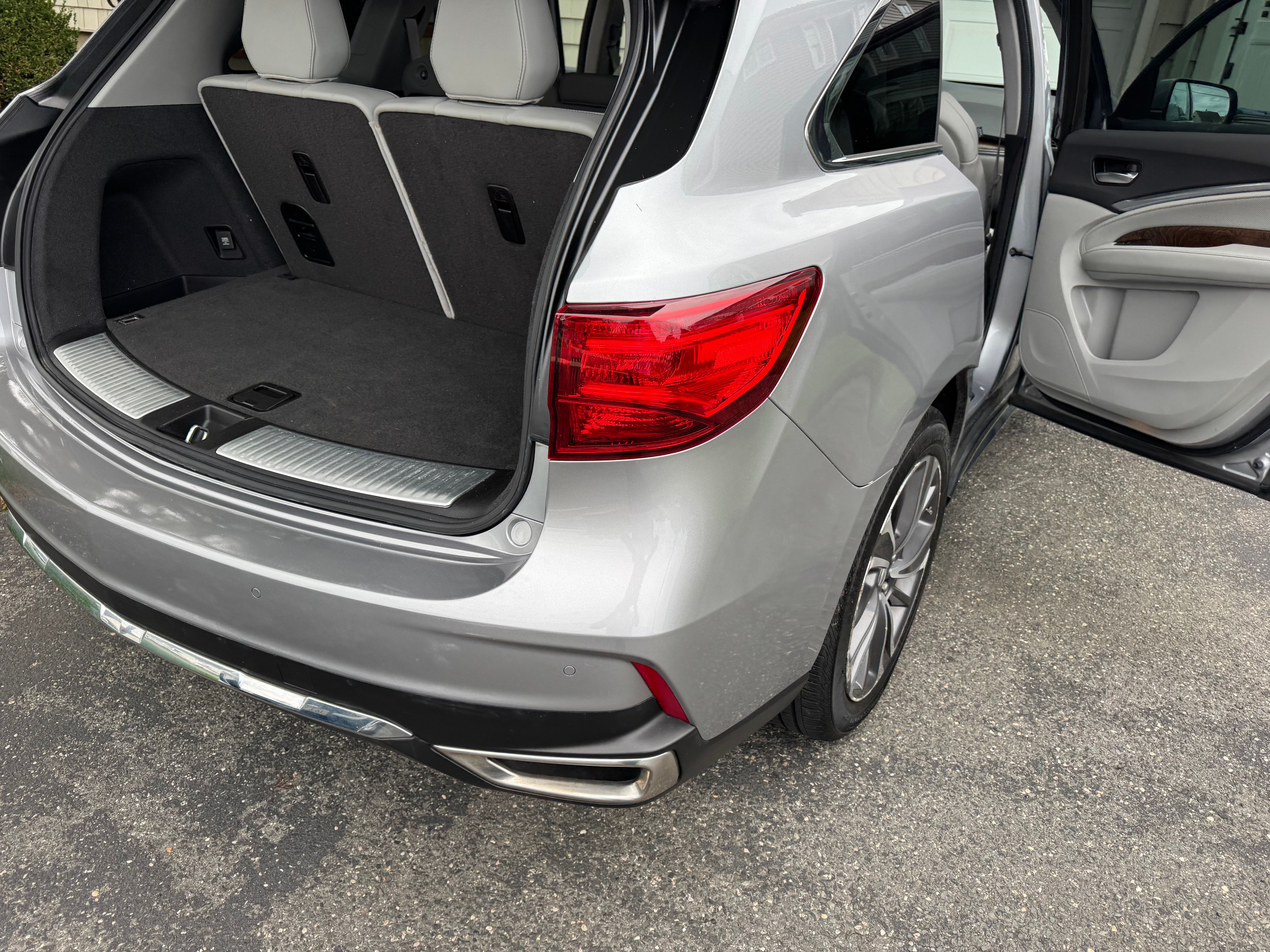Used 2019 Acura MDX w/ Technology Package AWD/4WD image 24