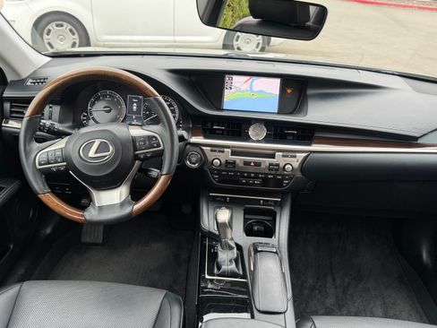 Used 2018 Lexus ES 350 w/ Navigation System Package FWD image 13