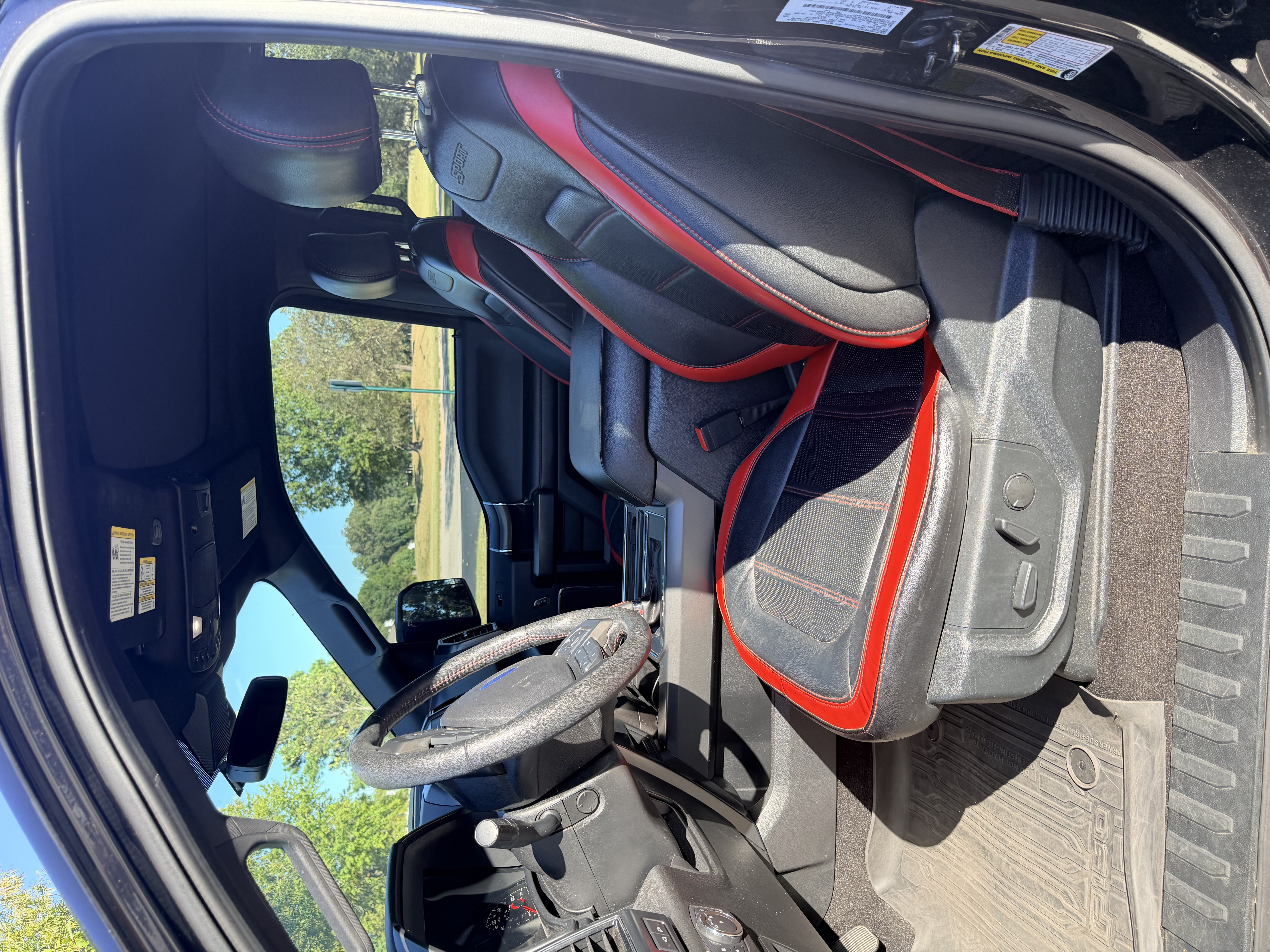 Used 2019 Ford F150 Lariat w/ Equipment Group 502A Luxury AWD/4WD image 8
