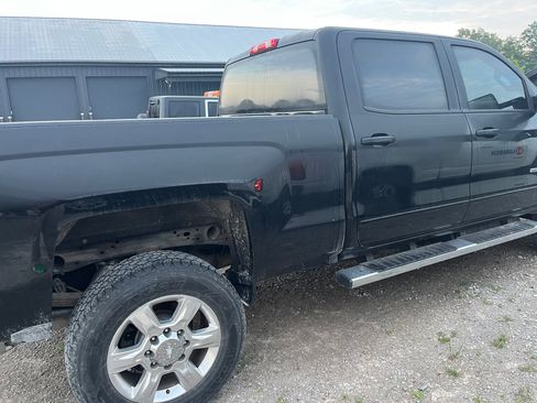Used 2006 Chevrolet Silverado 2500 W/T w/ Snow Plow Prep Package AWD/4WD image 7