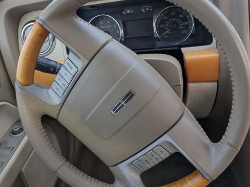 Used 2007 Lincoln MKZ image 10