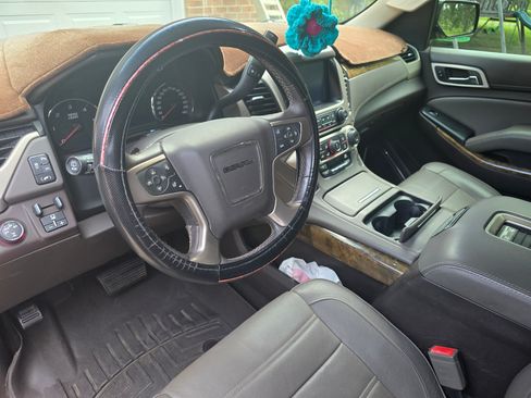Used 2016 GMC Yukon XL Denali w/ Open Road Package AWD/4WD image 5