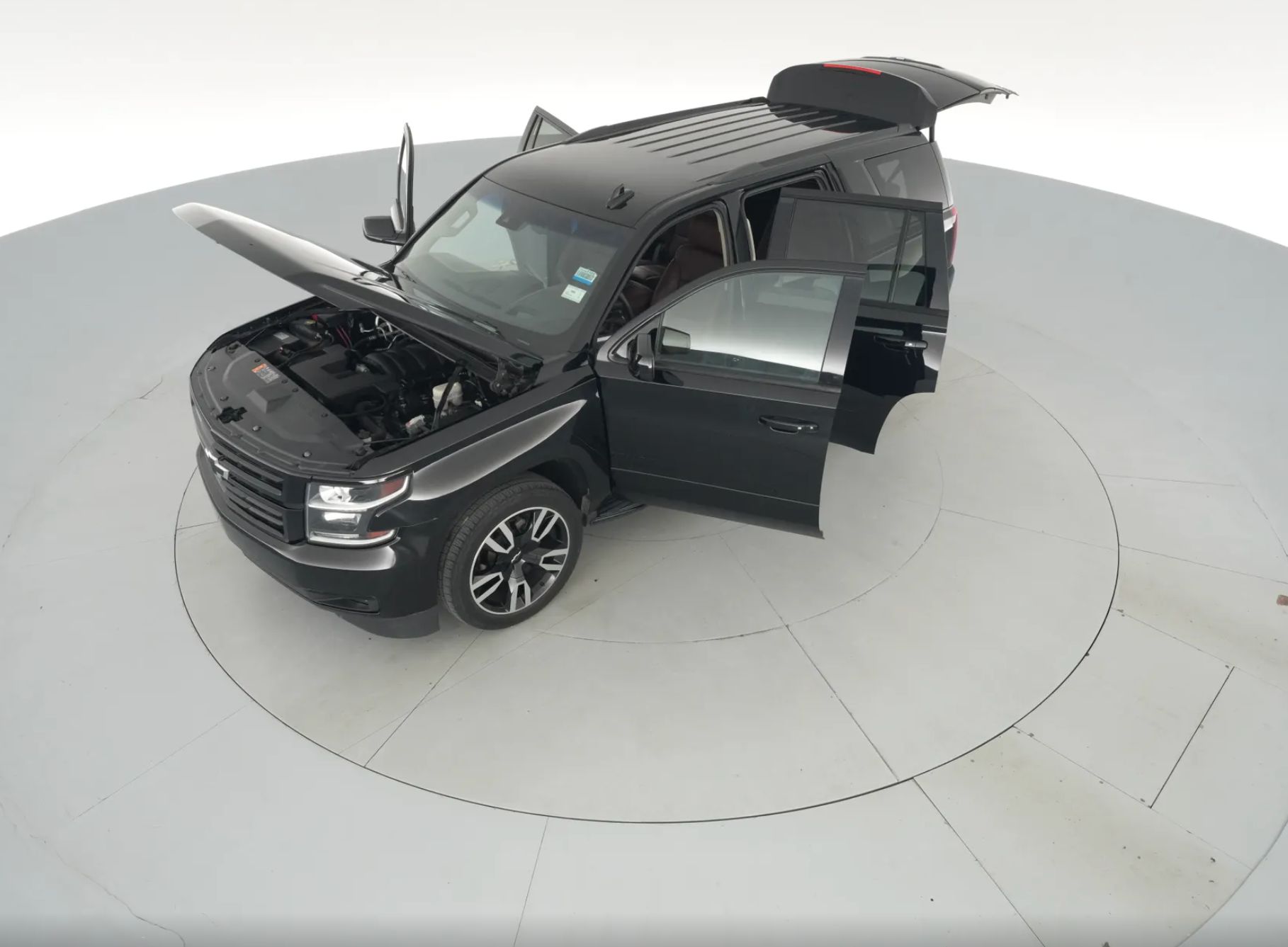 Used 2019 Chevrolet Tahoe Premier w/ RST 6.2L Performance Edition RWD image 2