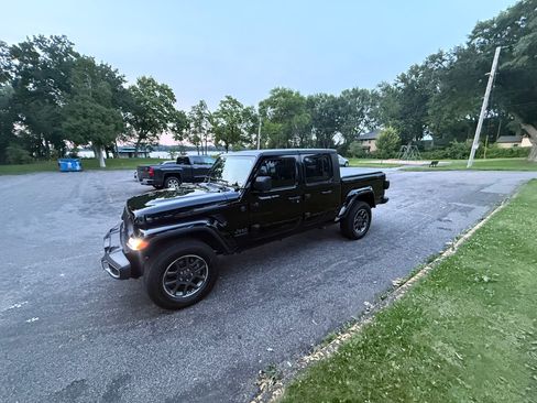 Used 2021 Jeep Gladiator Sport w/ Quick Order Package 24Q 80Th image 9