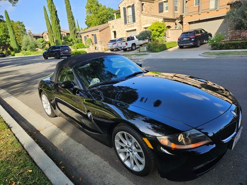 Used 2006 BMW Z4 3.0i image 8