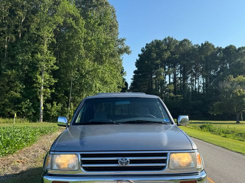 Used 1997 Toyota T100 SR5 AWD/4WD image 4