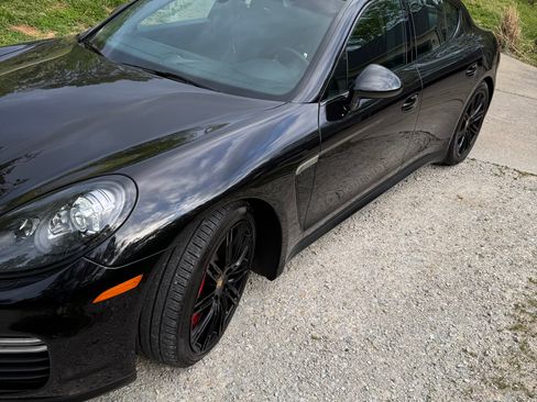 Used 2015 Porsche Panamera GTS w/ Premium Package Plus image 1