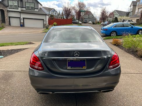 Used 2017 Mercedes-Benz C 300 Sedan image 5