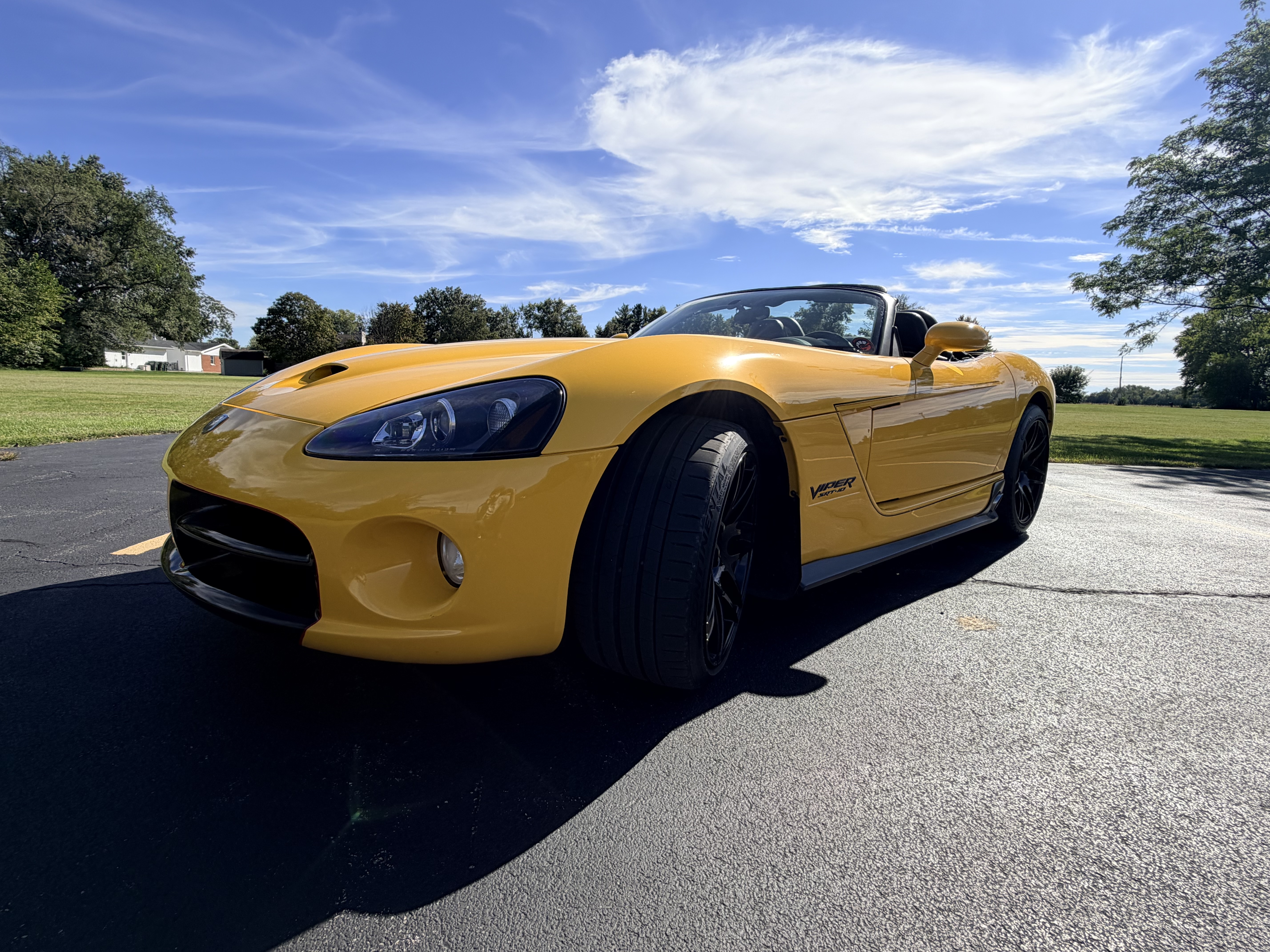 Used 2005 Dodge Viper SRT-10 RWD image 2