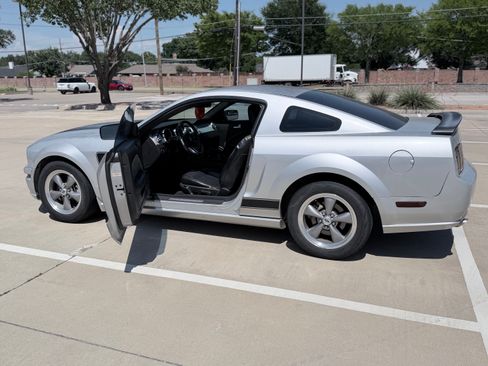 Used 2006 Ford Mustang GT Premium RWD image 7