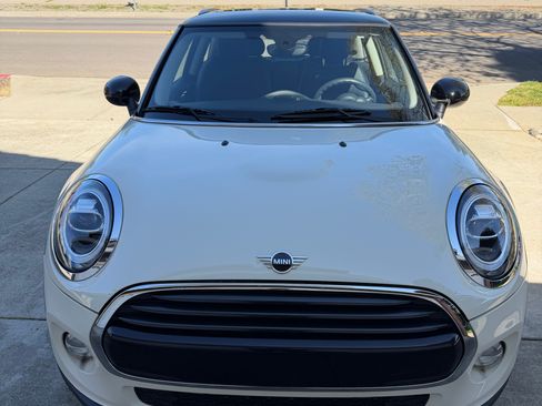 Used 2019 MINI Cooper 2-Door Hardtop w/ Signature Upholstery Package image 1