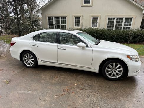 Used 2008 Lexus LS 460 image 2