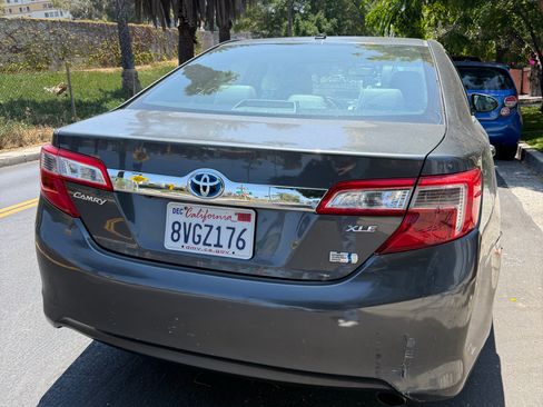 Used 2012 Toyota Camry XLE w/ Leather Pkg FWD image 1