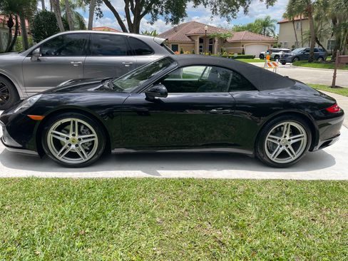Used 2017 Porsche 911 Carrera image 10