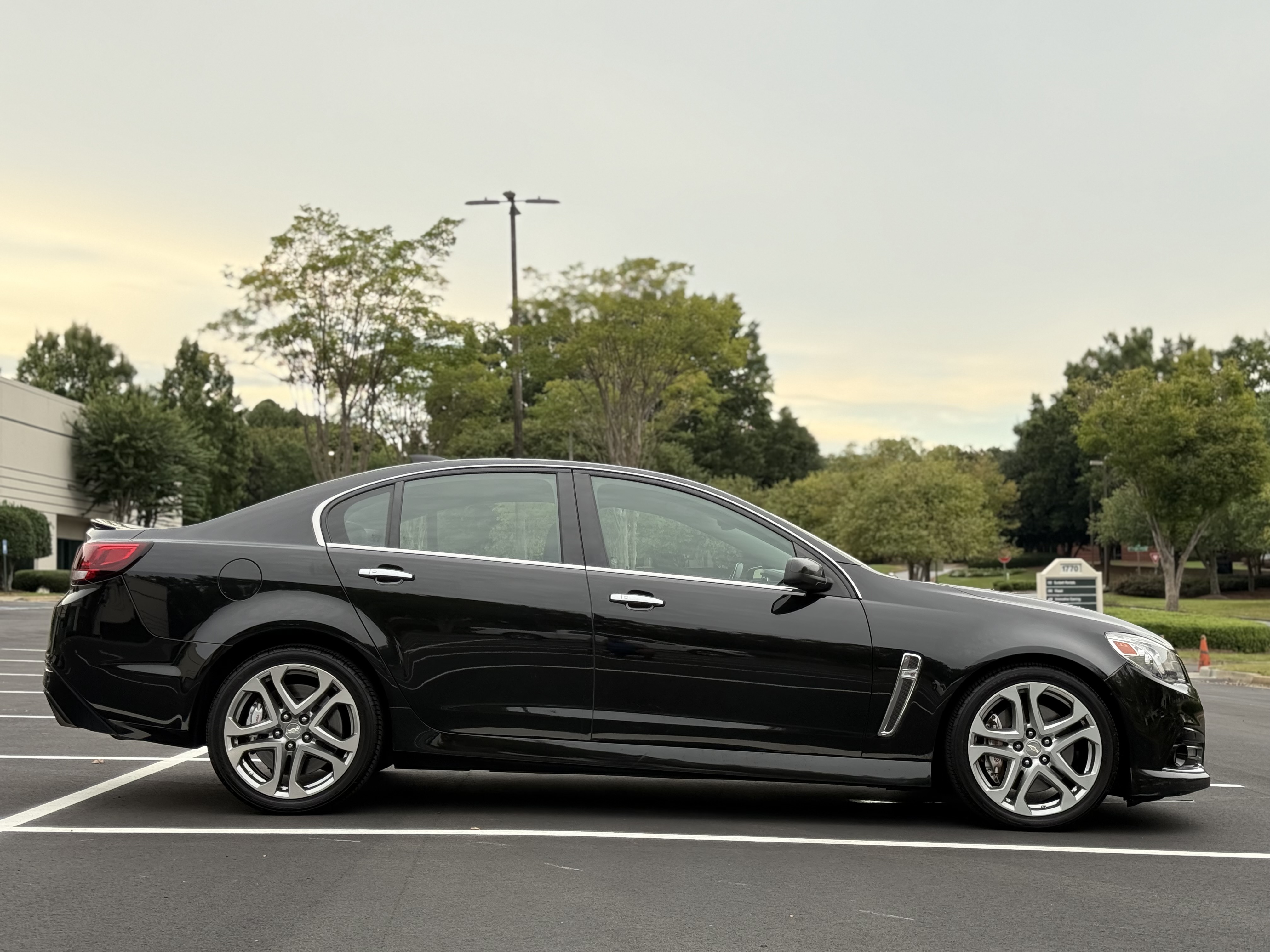 Used 2015 Chevrolet SS RWD image 6