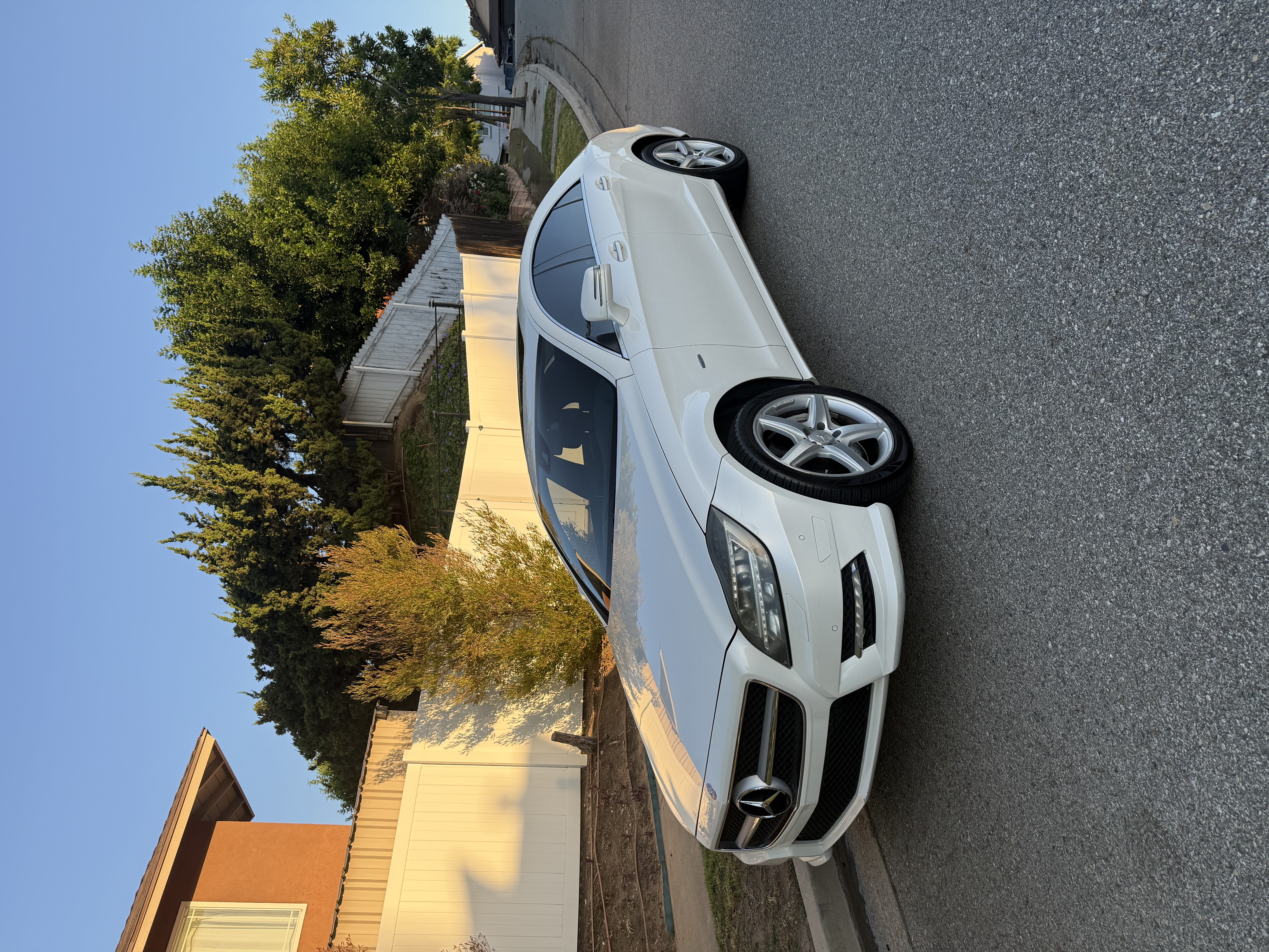 Used 2012 Mercedes-Benz CLS 550 image 4