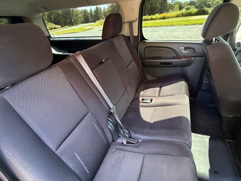 Used 2013 Chevrolet Suburban LS w/ Convenience Package 1 AWD/4WD image 11