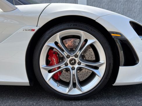 Used 2020 McLaren 720S Coupe 2D image 28