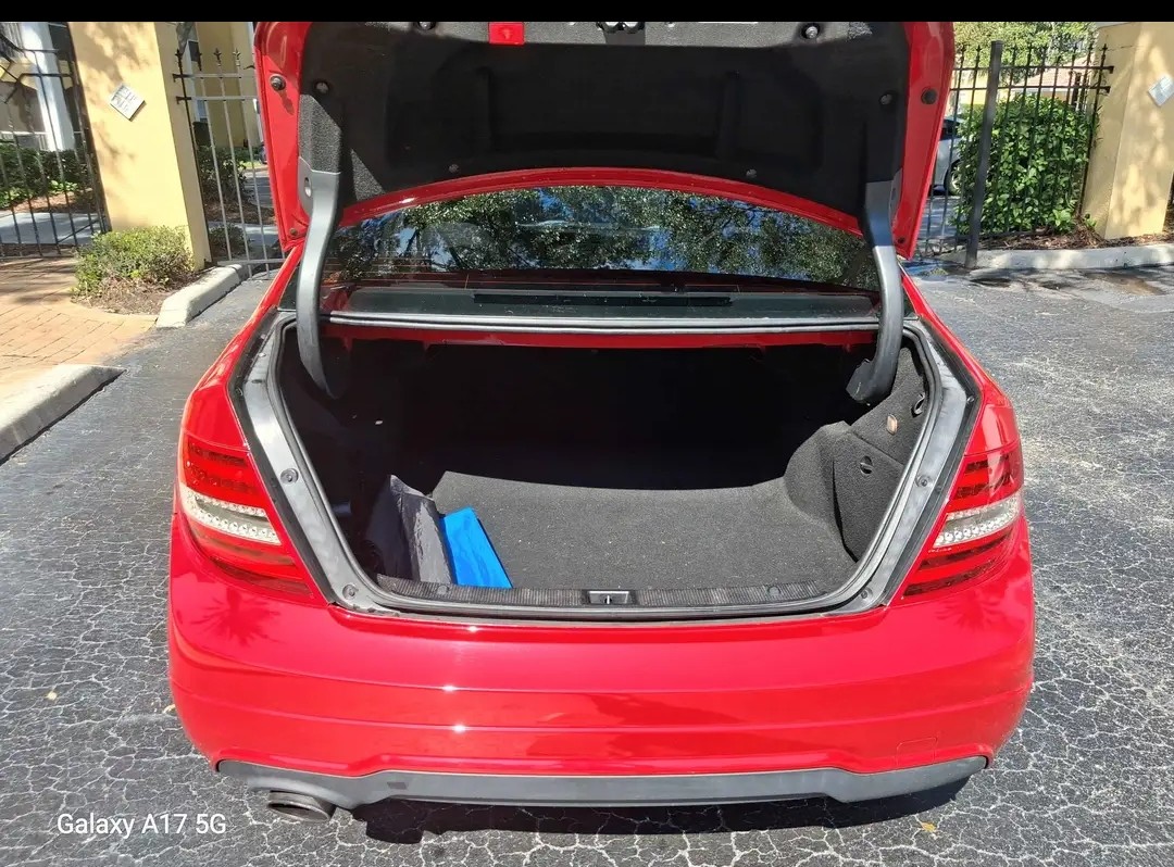 Used 2012 Mercedes-Benz C 250 Sedan image 8