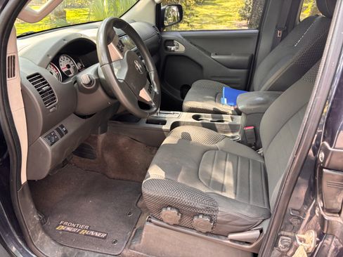 Used 2017 Nissan Frontier Desert Runner RWD image 6