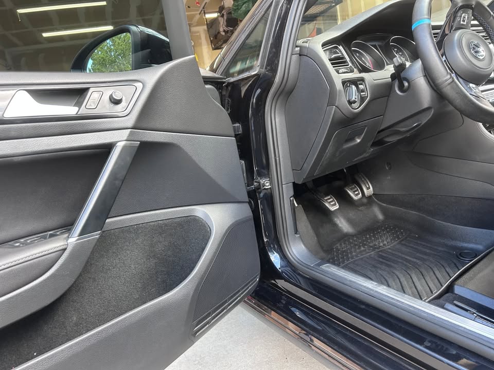 Used 2016 Volkswagen Golf 4-Door AWD/4WD image 4