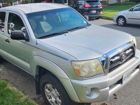 Used 2008 Toyota Tacoma PreRunner image 10