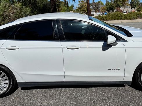 Used 2014 Ford Fusion S image 2