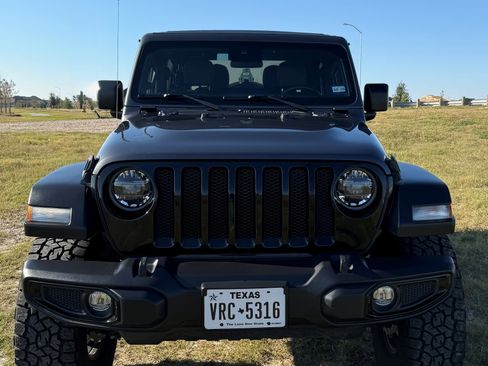 Used 2022 Jeep Wrangler Sport image 5