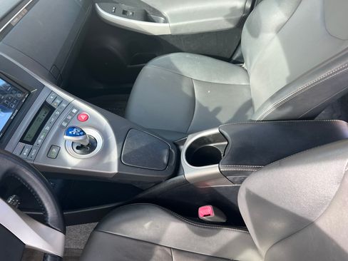 Used 2013 Toyota Prius Four image 12