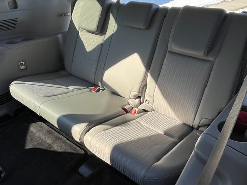 Used 2014 Toyota Highlander Plus image 14