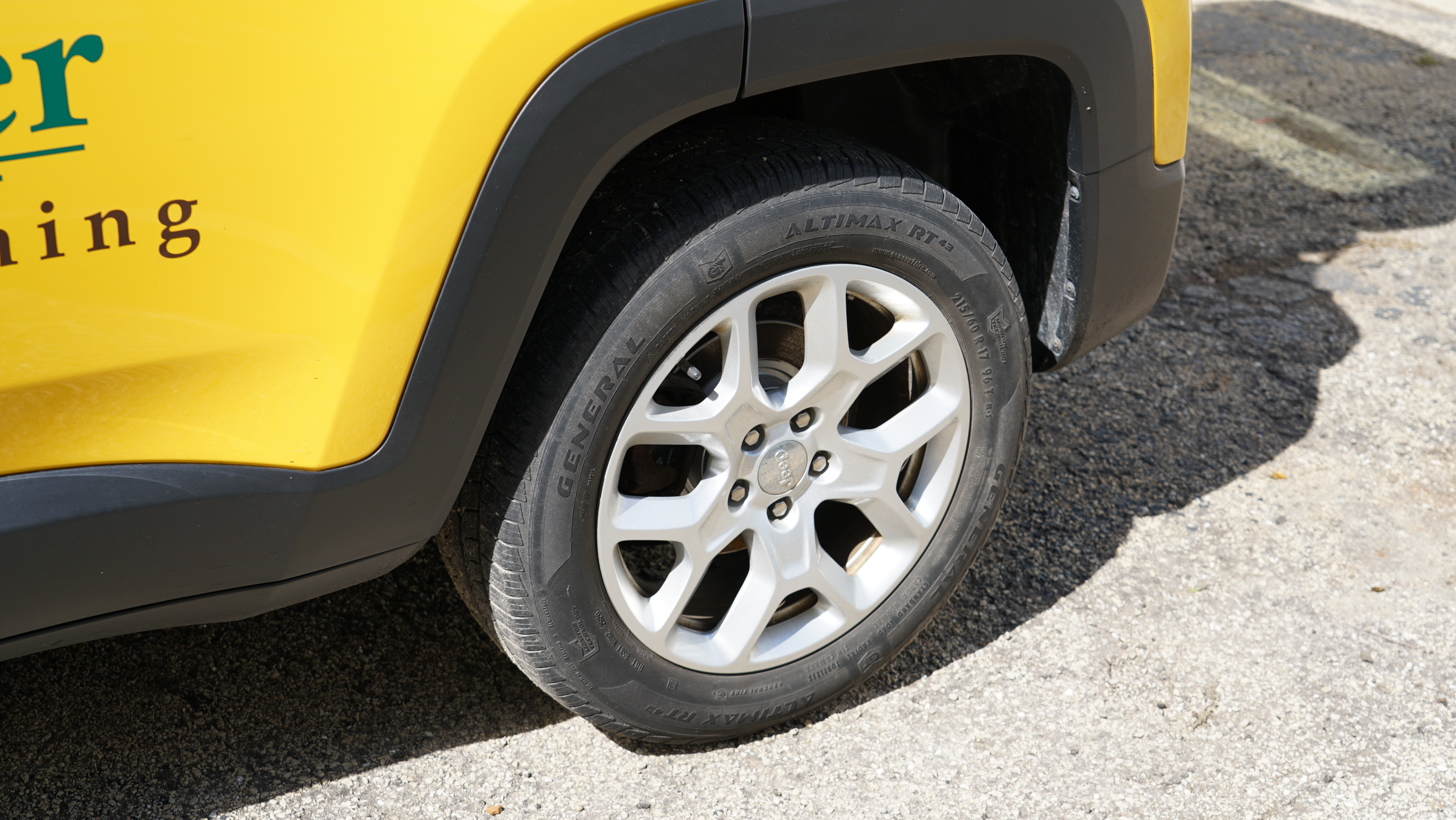 Used 2018 Jeep Renegade Latitude w/ Cold Weather Group AWD/4WD image 25