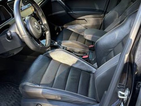 Used 2018 Volkswagen Golf 4-Door image 18