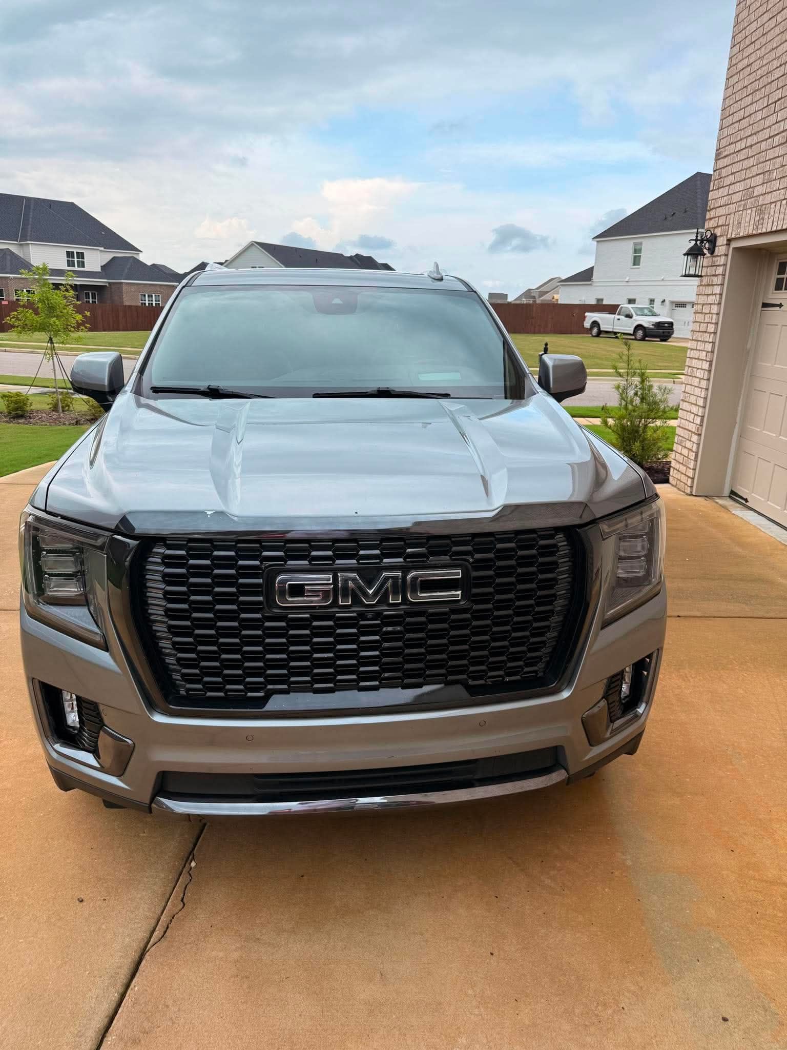 Used 2023 GMC Yukon Denali Ultimate AWD/4WD image 2